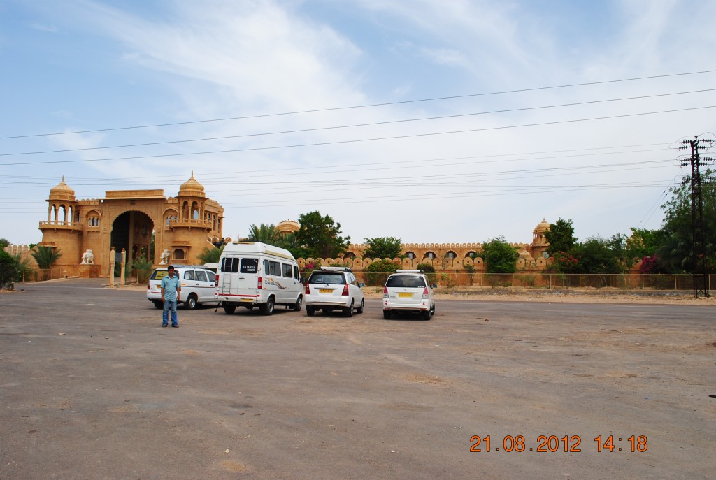 simran-ajmer-taxi-car-rental-hire-cab_07.jpg