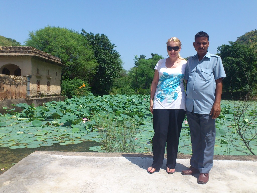 simran-ajmer-taxi-car-rental-hire-cab_129.jpg