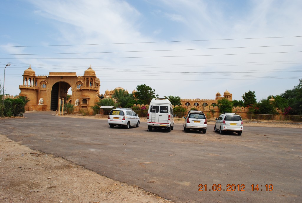 simran-ajmer-taxi-car-rental-hire-cab_88.jpg