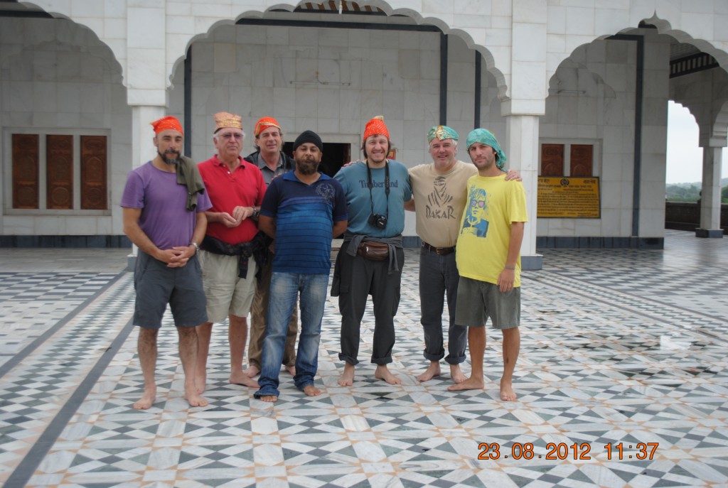 simran-ajmer-taxi-car-rental-hire-cab_95.jpg