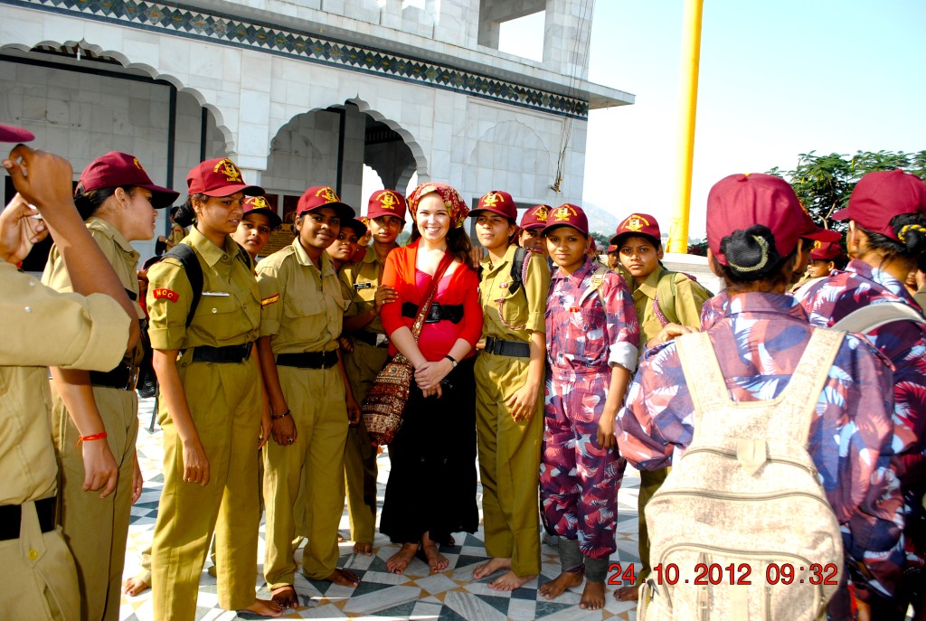 simran-ajmer-taxi-car-rental-hire-cab_98.jpg