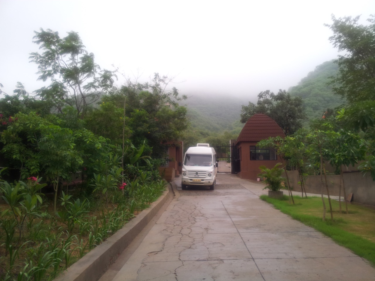 simran-ajmer-taxi-car-rental-hire-cab_42.jpg